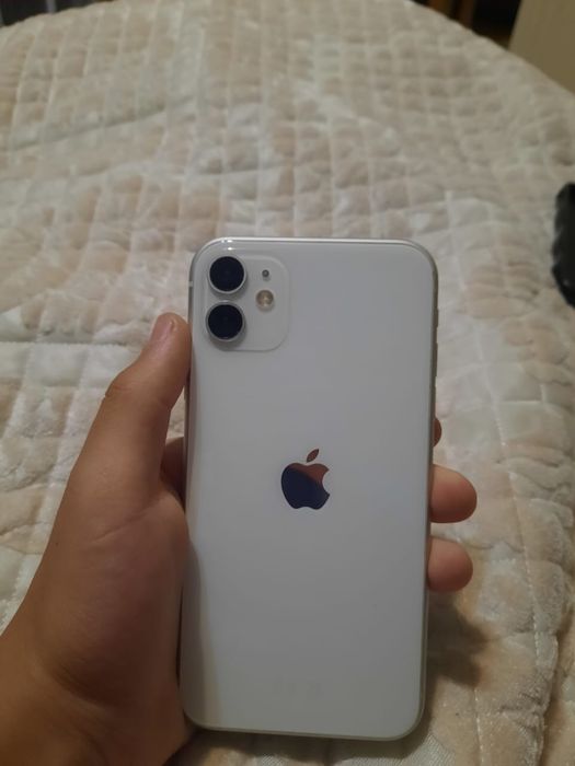 Продам айфон 11 срочно