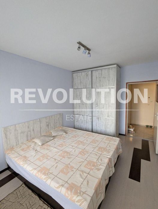 Дава се под наем Четиристаен апартамент в Варна, Център - 110 кв.м за 897.6 € - Снимка #4