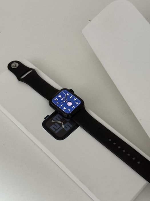 Apple watch SE 2 series  (gen2) (2024) 40mm