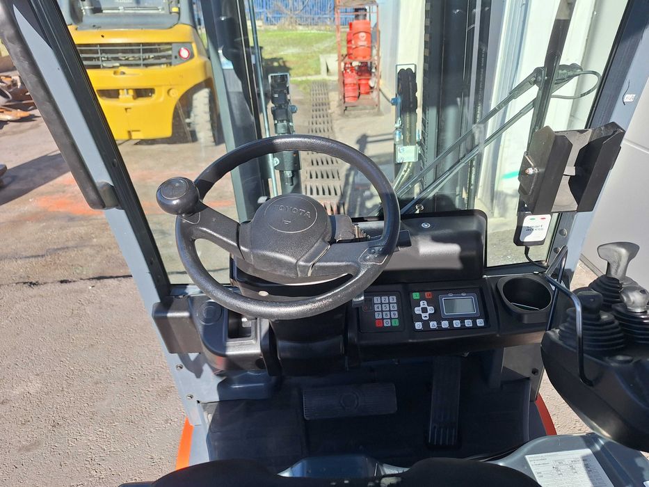 Електрокар Toyota 8FBE16T Дуплекс мачта със свободен ход - 3 300 мм