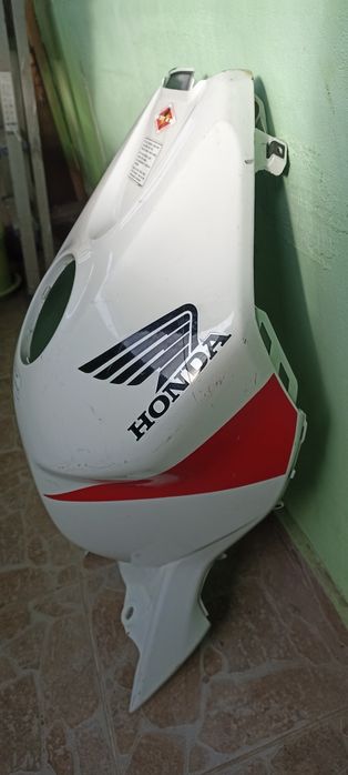 Спойлер резервоар honda cbr 1000rr 2004-2005