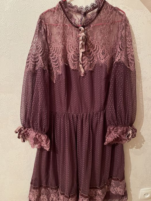 фиолетовое платье