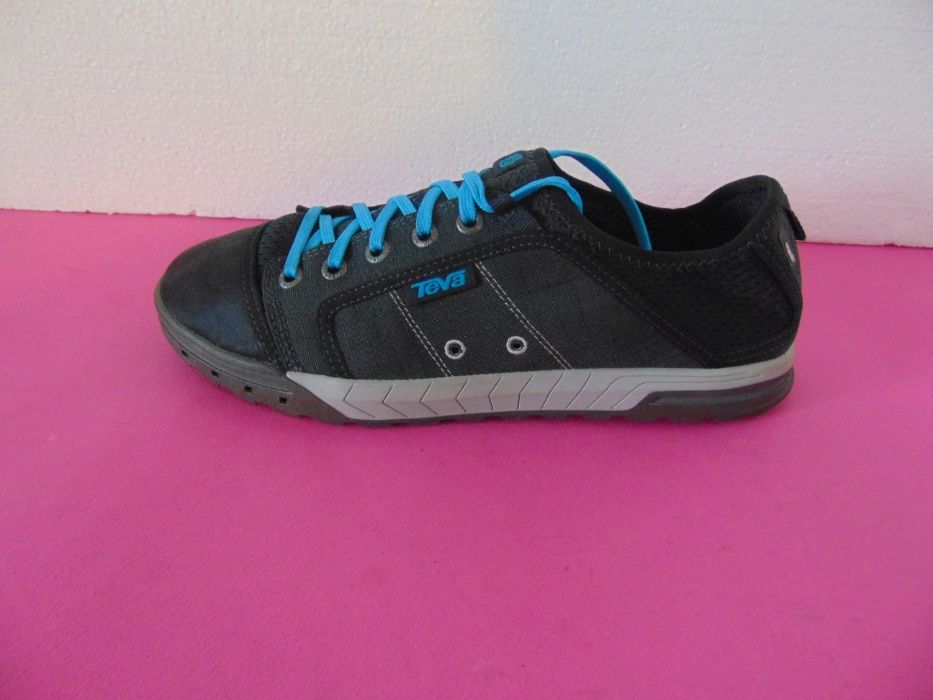 НОВИ Teva номер 42 Оригинални мъжки кецове