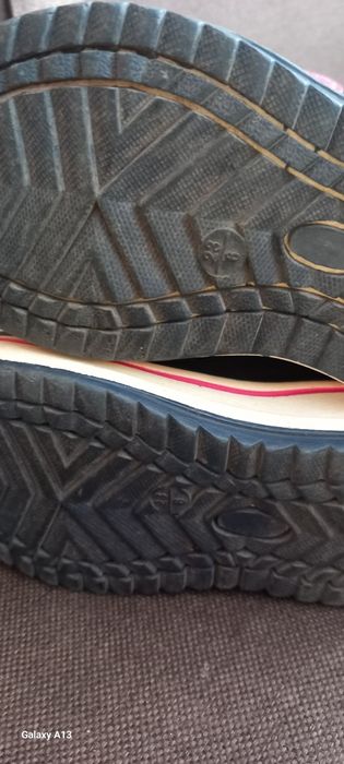 Продавам сет детски ботуши