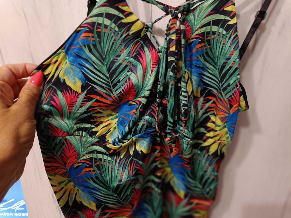 Невероятно красива рокля AVIN , М номер