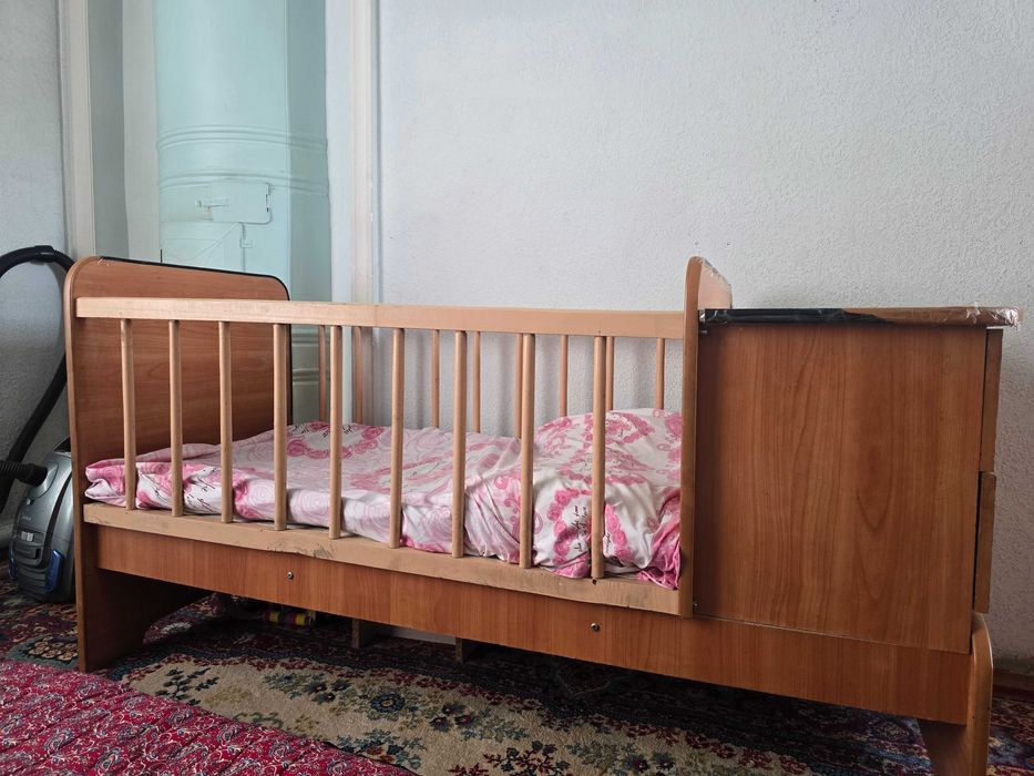 Детский кроват даром