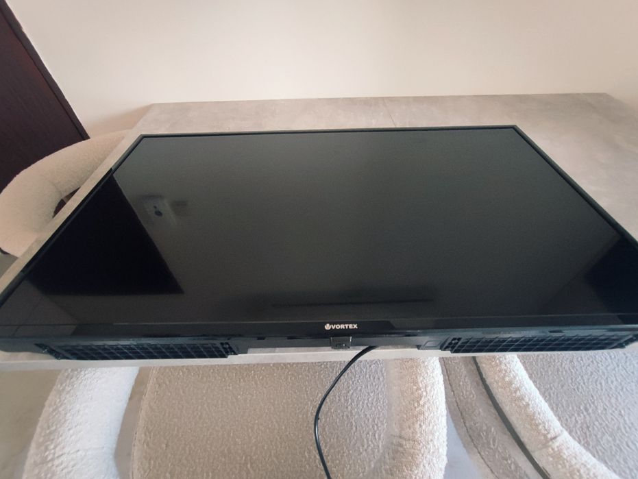 TV Smart Led  Vortex 101 cm