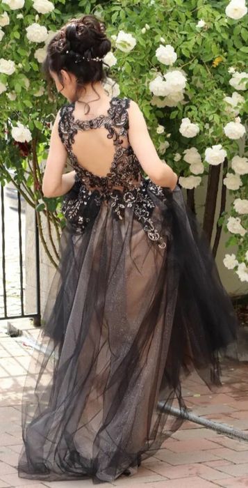 Абитуриентска бална рокля