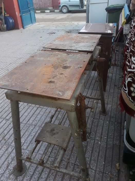 Circular de lemne solid preț 820 lei.