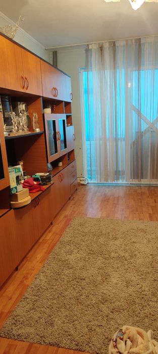 Vind apartament Galati micro 13 Bloc C10 scara 4 etaj 3