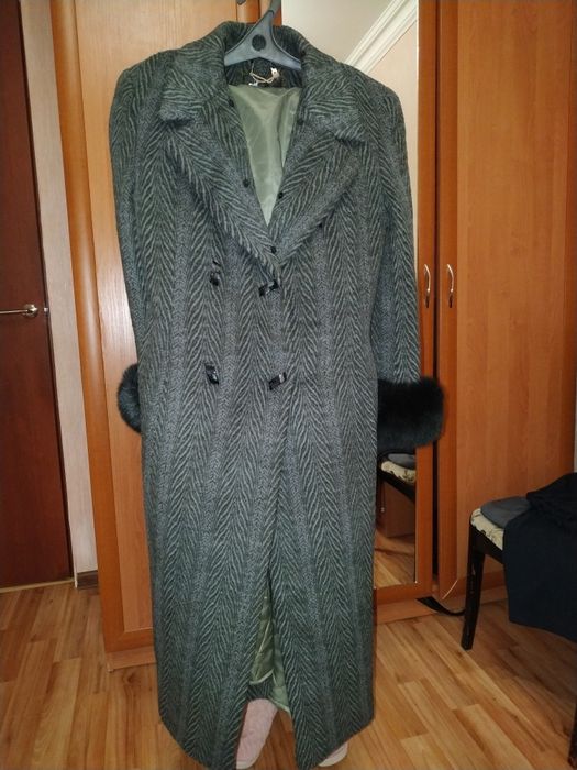 Продам пальто, три варианта