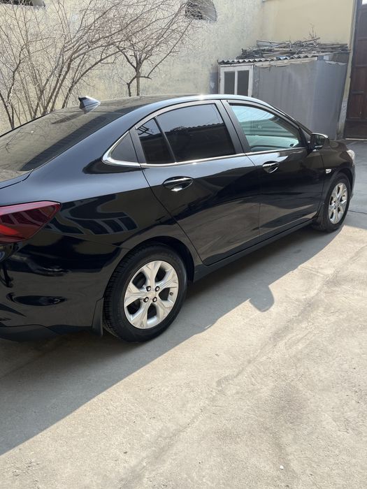 Onix primer varyantka sotiladi