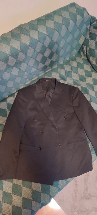 Oferta Sacou nou model deosebit in 6 nasturi marimea L,XL  colectia no