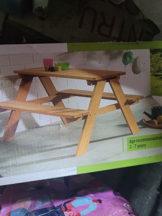 Kids'pucnic table