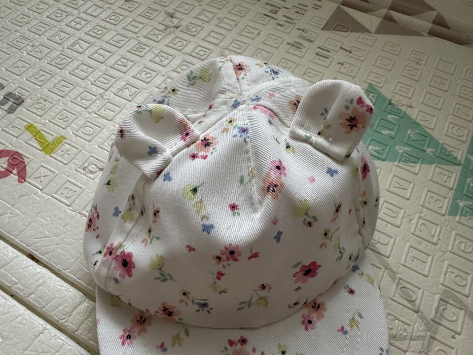 Бебешки летни шапки с козирка