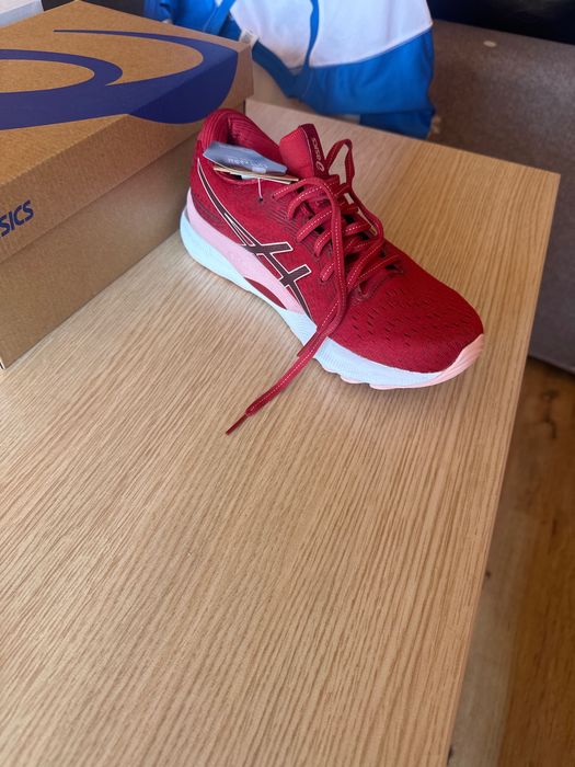 Дамски маратонки Asics Gel-nimbus 24