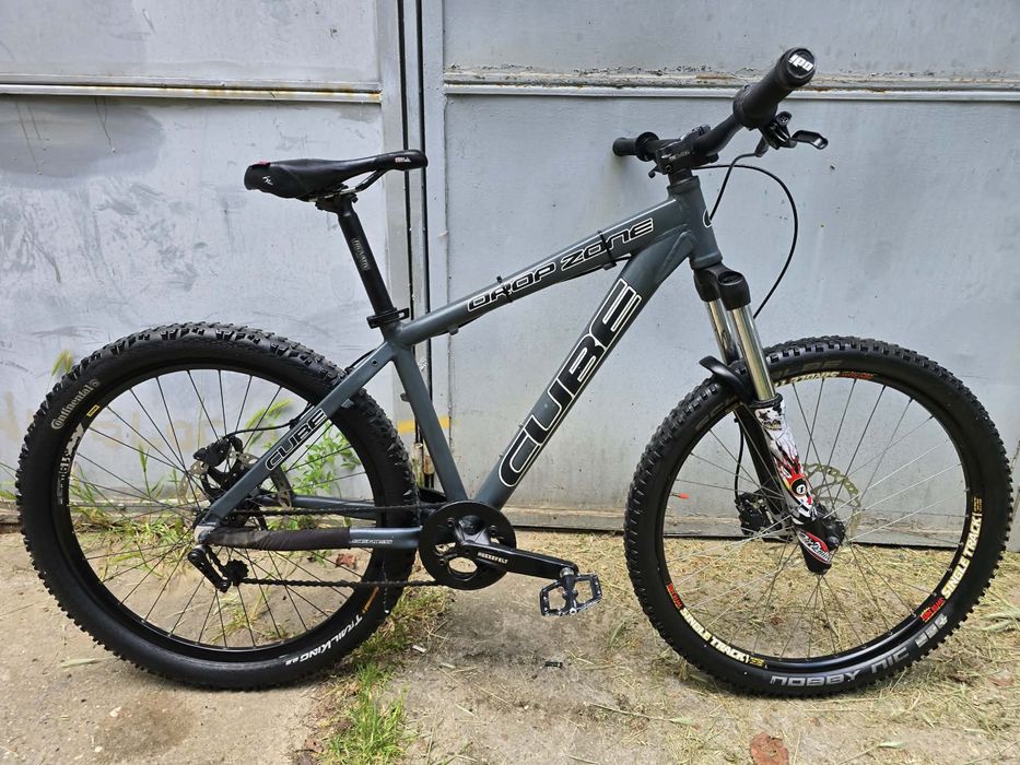 Bicicleta Mountain Bike Dirt Cube , shimano , fox , drop zone
