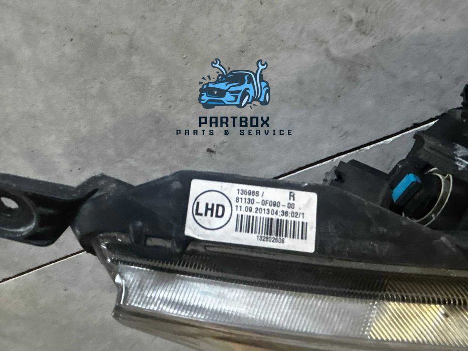 Фарове Toyota Verso 2010