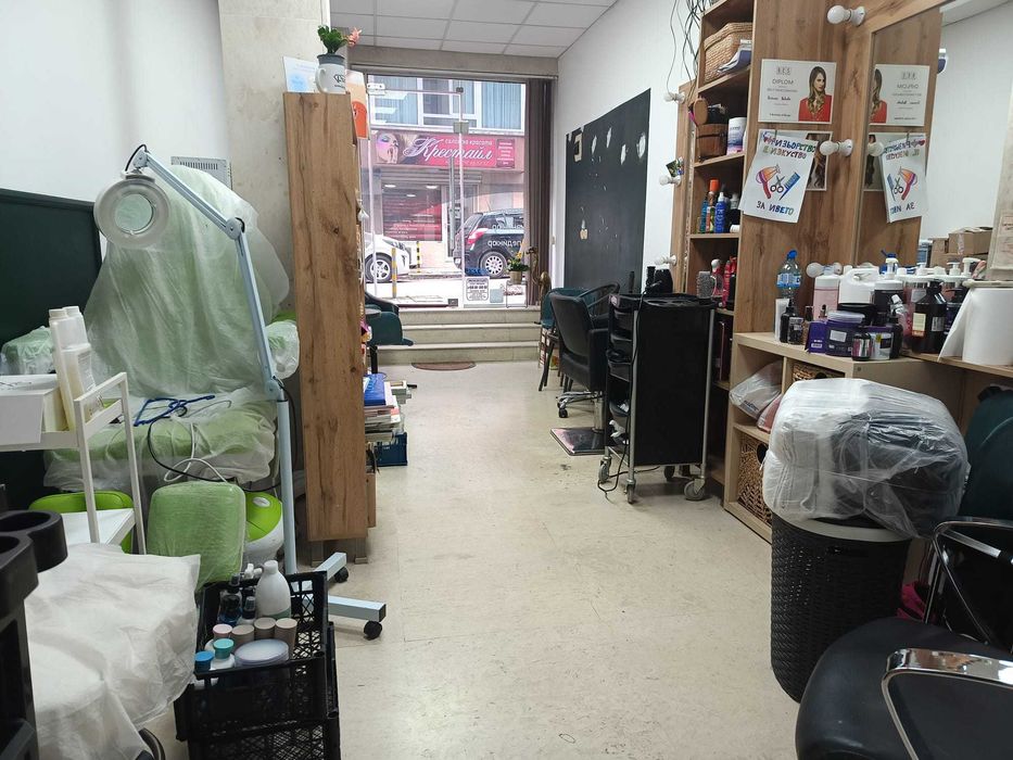 Под наем 30кв.м помещение в центъра на Варна