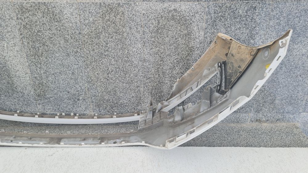 Spoiler bara fata Skoda Octavia 4 mk4 5E3807221