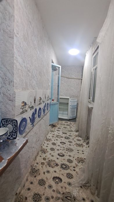 Чирчик шахар 
2-микрораён галирейка 
#2-хона 3-хона килинган 2-етаж