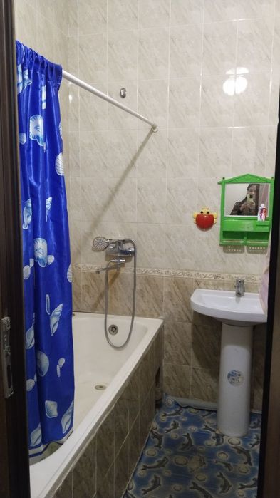 Durujba metro yaqinida kivartera bor 1xona bezmaklir