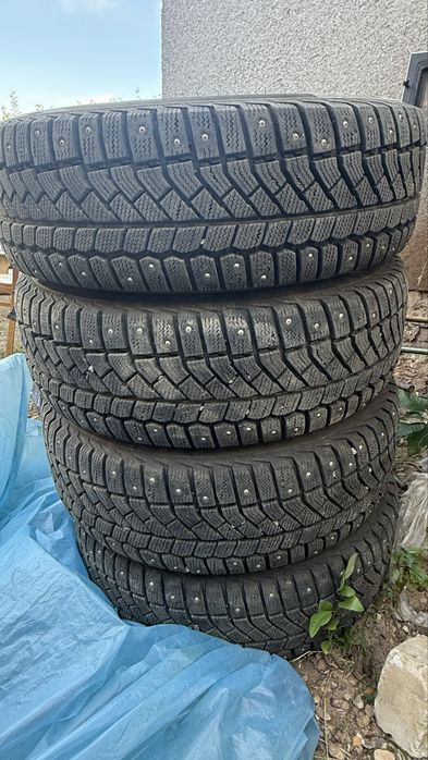 Продам зимний комплект с дисками + оригинальные колпаки