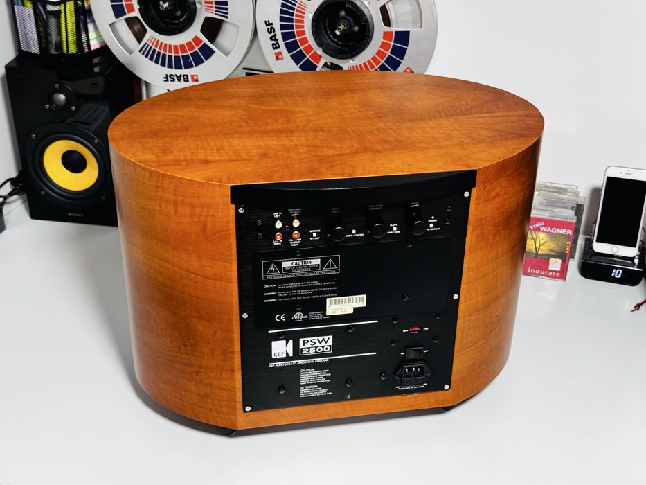 SUBWOOFER activ KEF PSW2500,impecabil estetic,250W RMS,15Hz, 15 kg