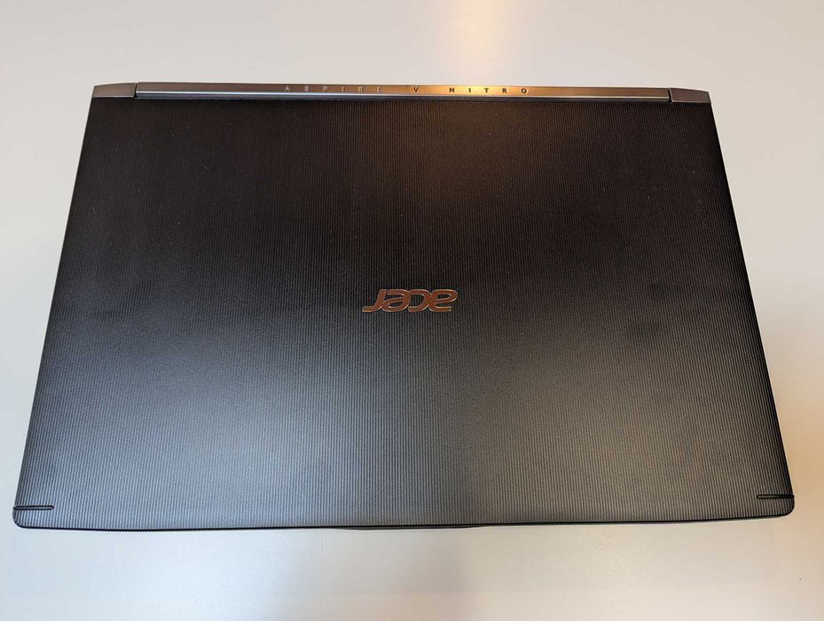 Laptop Acer Aspire V15 Nitro "Black Edition", i7-7700HQ, GTX 1060, 16GB RAM, 256GB SSD, FULL BOX
