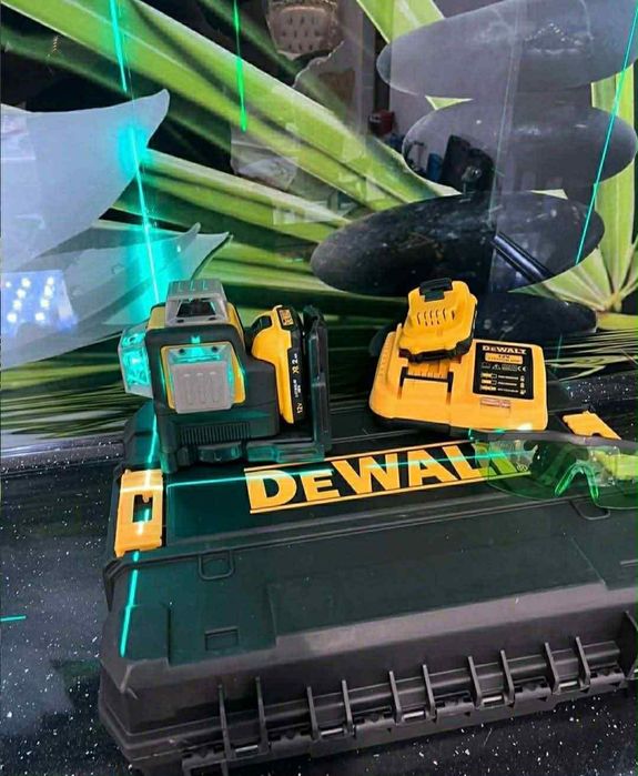 Чисто Нов Лазерен Нивелир DeWALT 4D
