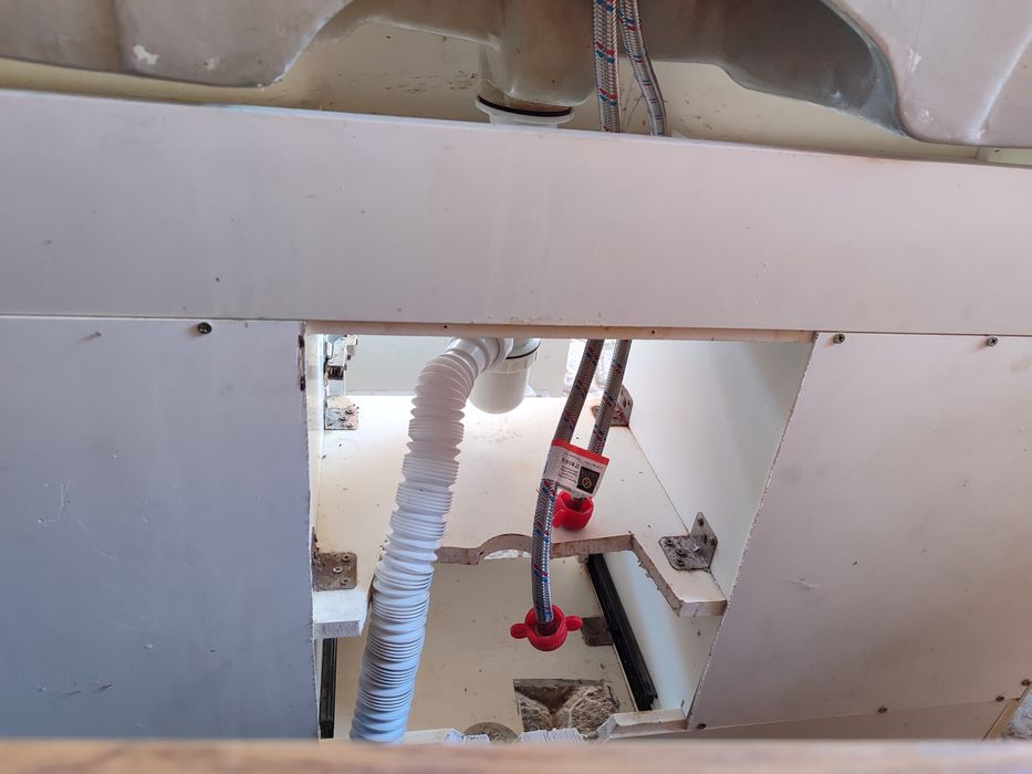 Раковина с тумбой изеркалом б. у