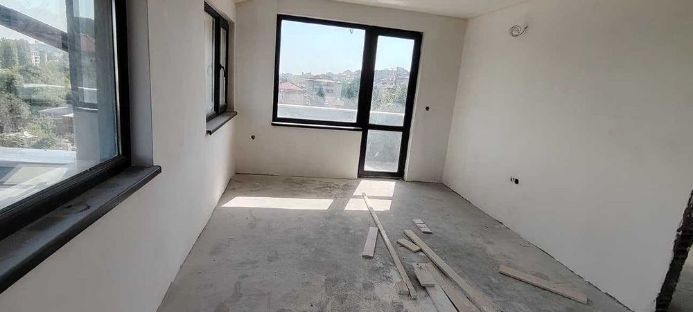 Продава се тристаен тухлен апартамент в кв. Каменни, гр.Хасково