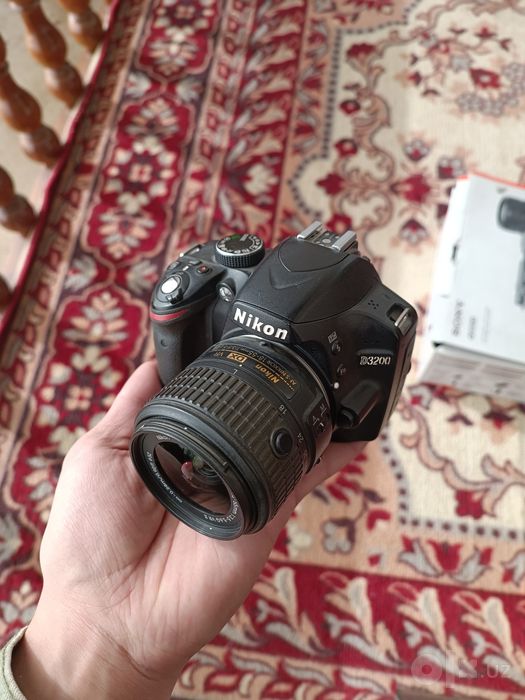 Nikon 3200D sotiladi