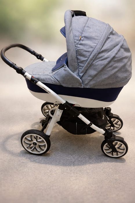 Продам коляску BEBETTO