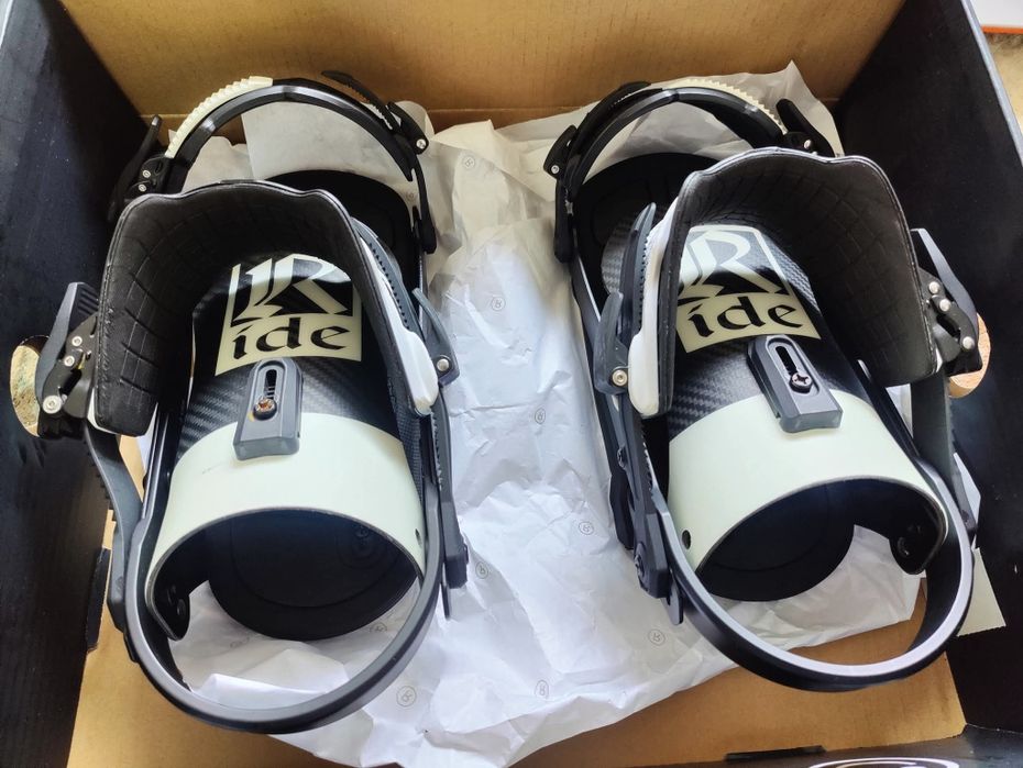 Legaturi snowboard Ride A10 carbon