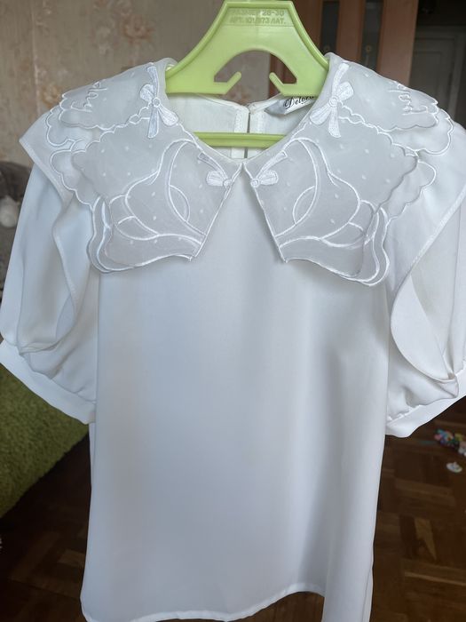 Продам школьные блузки