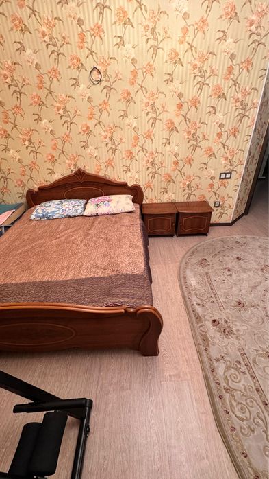 Продается спальный гарнитур