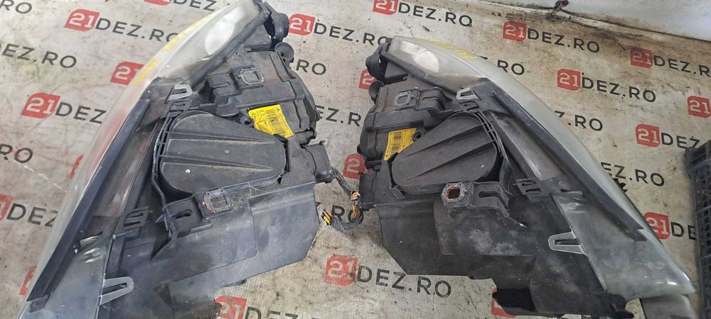 Faruri / Far stanga , Far dreapta BI - XENON pentru BMW E92 / E93 , se vand complete cu calculator / pret afisat per bucata !