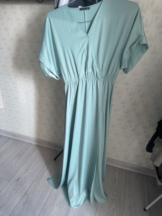 Продам вечерние платья