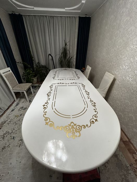 Гостинный    стол