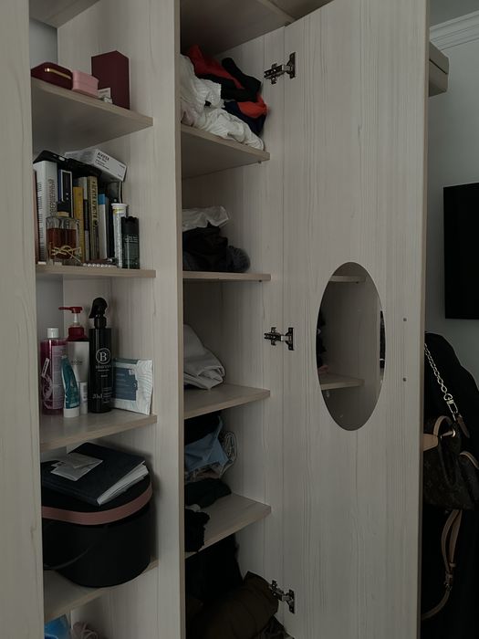 Продам шкаф в спальную