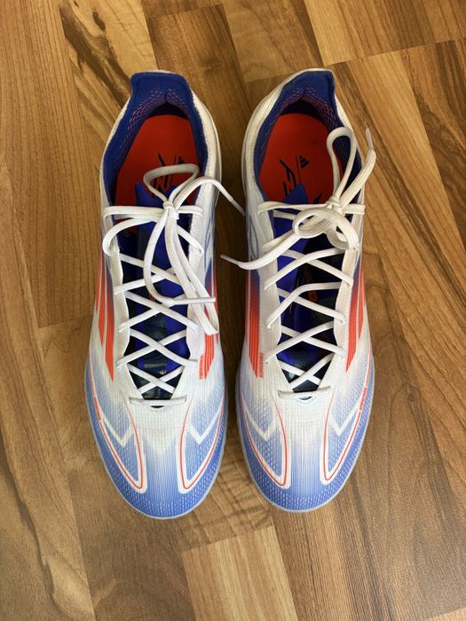 Ghete de fotbal F50 PRO