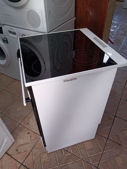 Свободно стояща печка с керамичен плот Gram с 2 години гаранция!