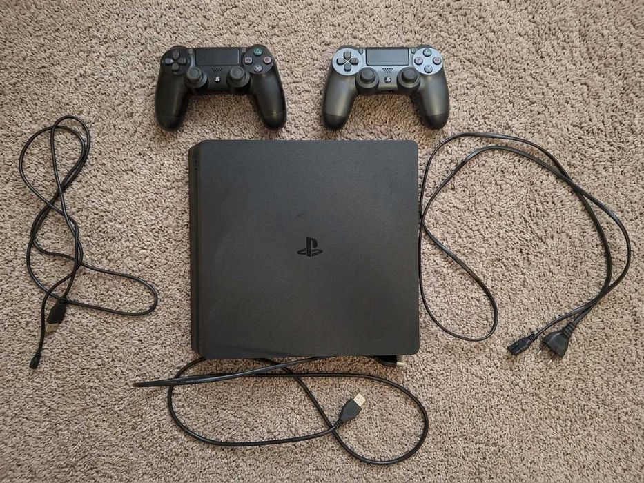 Конзола PlayStation 4 - КАТО НОВА!