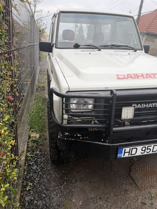 Vănd daihatsu rocky 2.8 schimb cu jimny 4x4 cu maneta