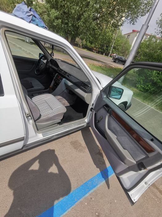 Мерседес бенц в отличном состоянии