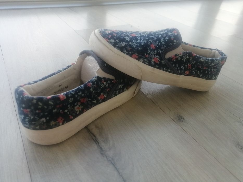 Продам вещи школьные на девочку 6-11 лет.