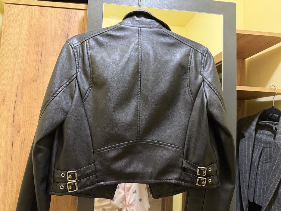 Кожено яке Bershka