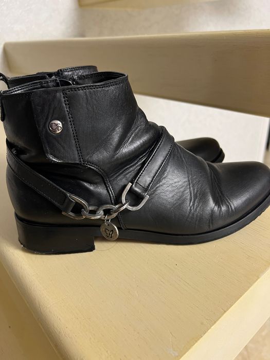 Vand botine piele pret bun