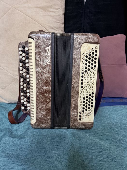 Баян Баркарола в хорошем состоянии